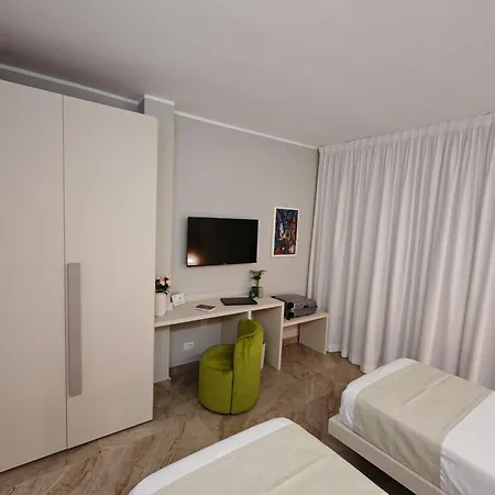 Effe4 Lovely Bed and Breakfast 4*